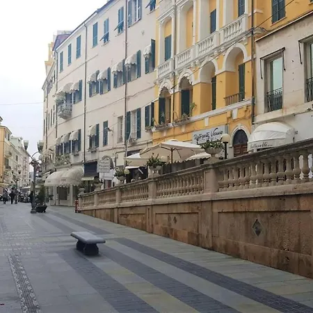 Casa Fiorenza Parcheggio Privato 아파트 *